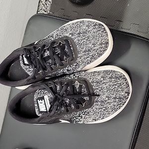 Nike flex contact shoes